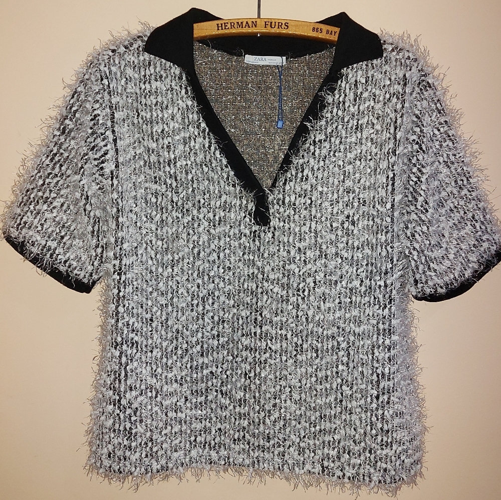 Zara | Fuzzy-sparkly tshirt-M